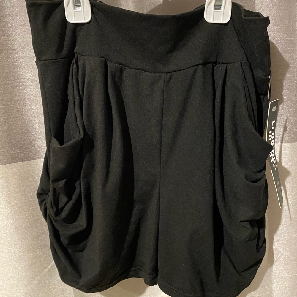 Womens size medium legging shorts